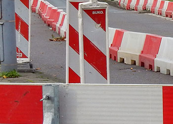 POSTS, BARRIERS & BARRICADES